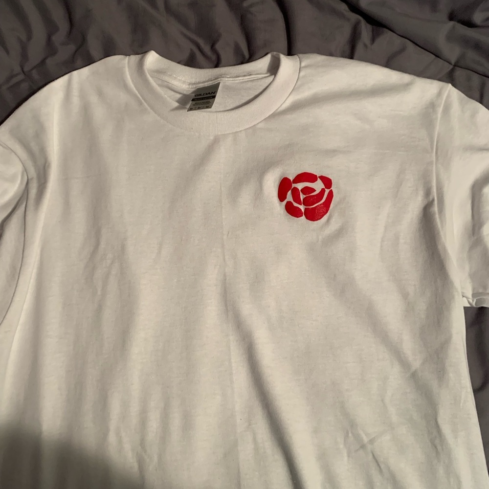 White T Shirt Men Size Medium/Red Rose